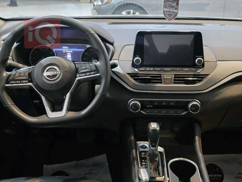https://cdn.iqcars.ioscaled_1000068871_out.jpg